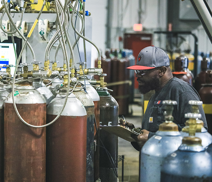 2 - Orbus Lift - Ergonomic High Pressure Gas Cylinder Filling System